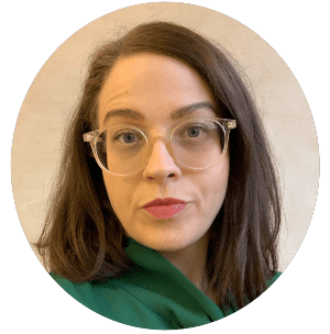 Porträttbild på en kvinna som är journalist